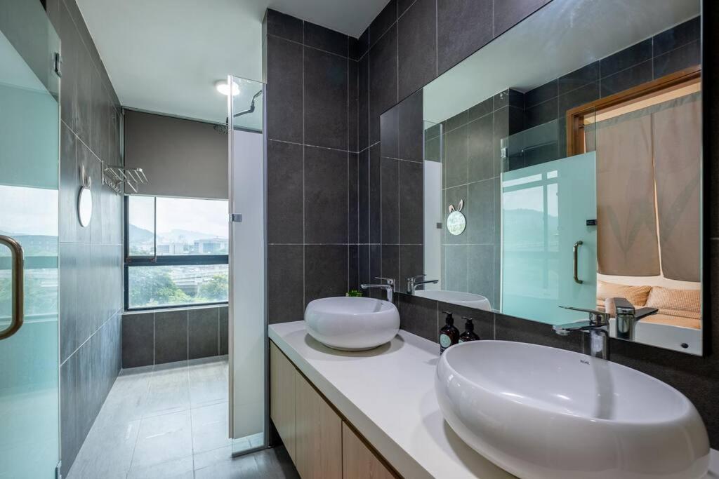 Japanese Design 4bedrooms with Kids Play Astoria