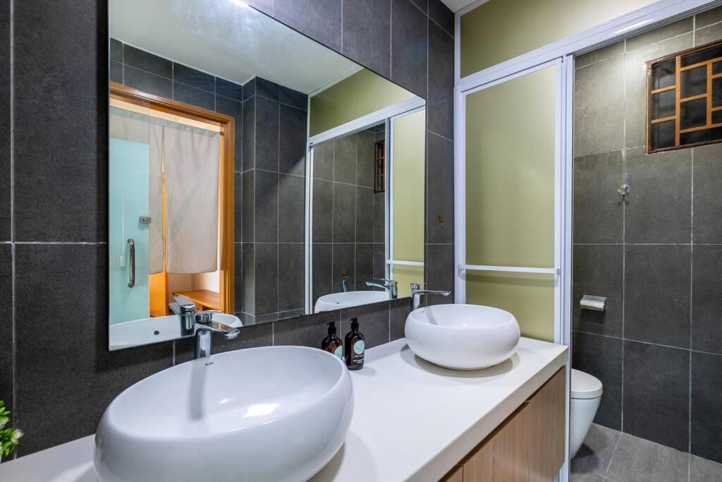 Japanese Design 4bedrooms with Kids Play Astoria