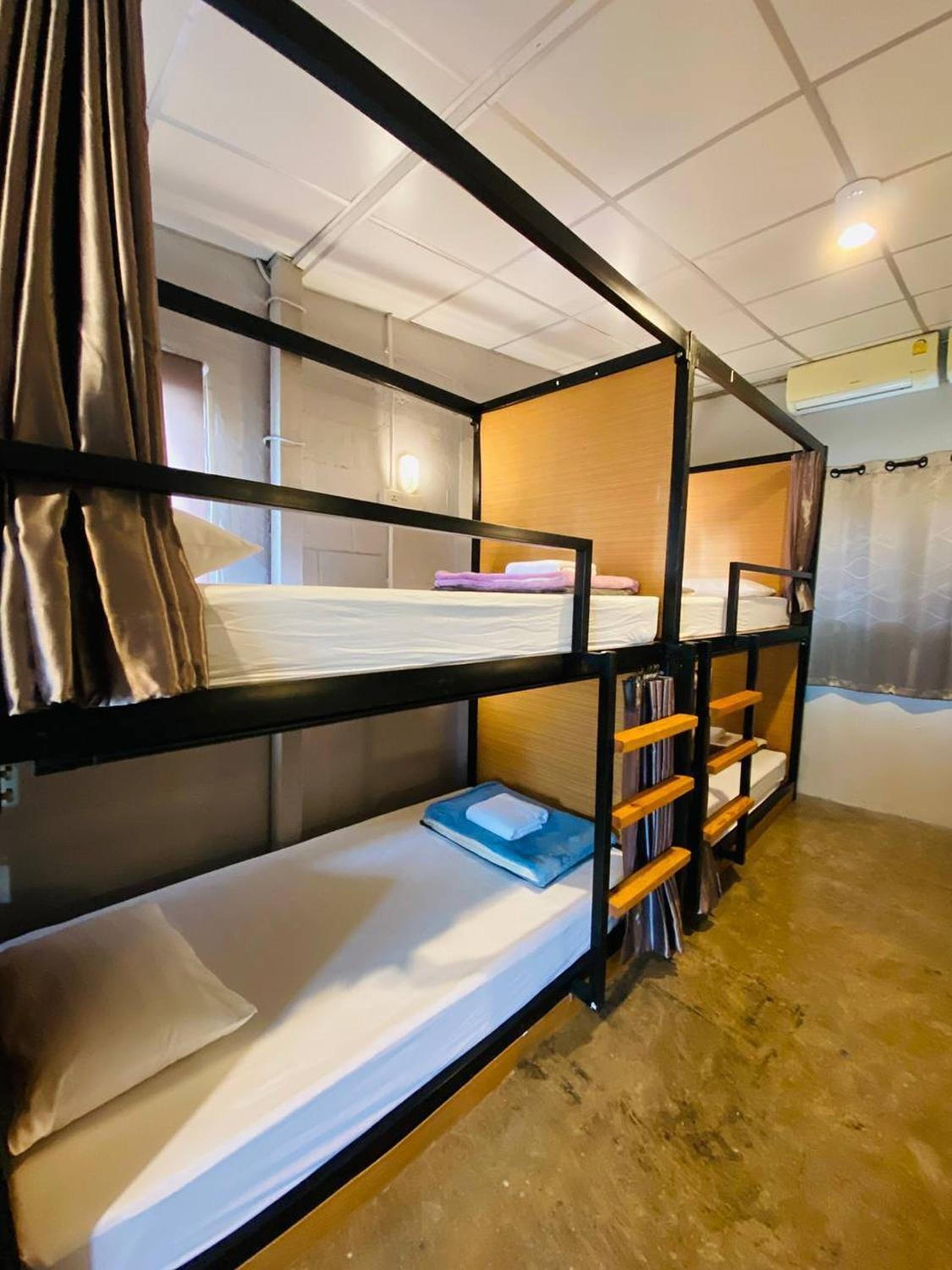 Lemon Siam Hostel Free Breakfast