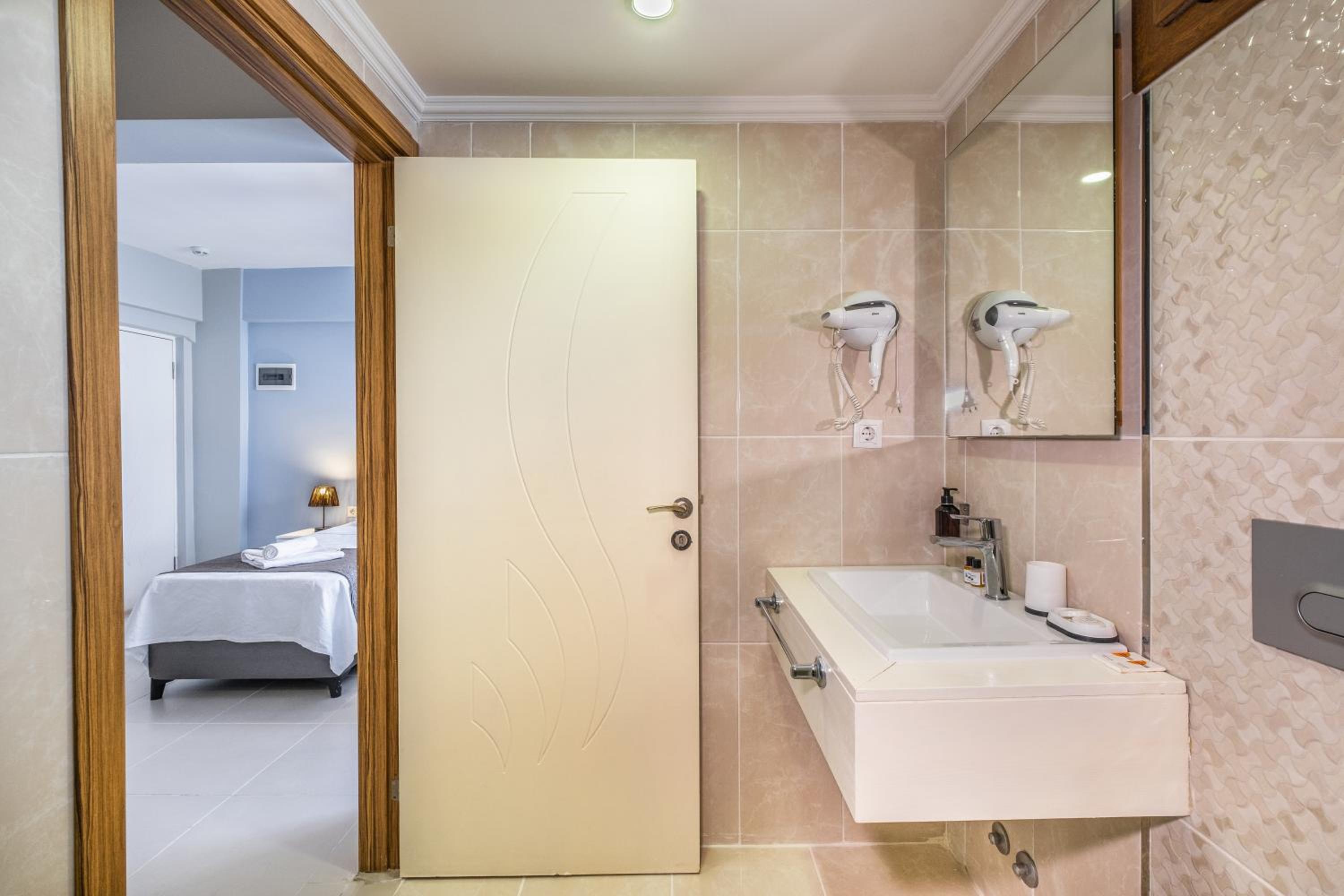 Himm Hotel - Image 5