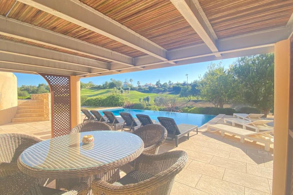 Golfe&Sun pool beach villa