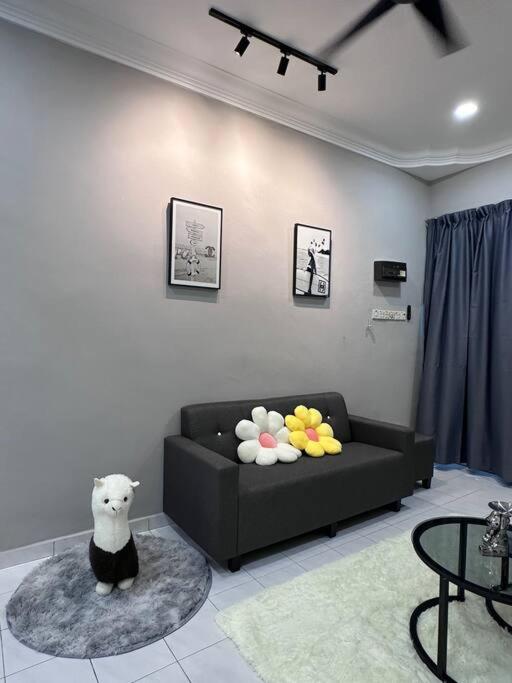 KenReo Fashion Design House B Pahat Town photo 5