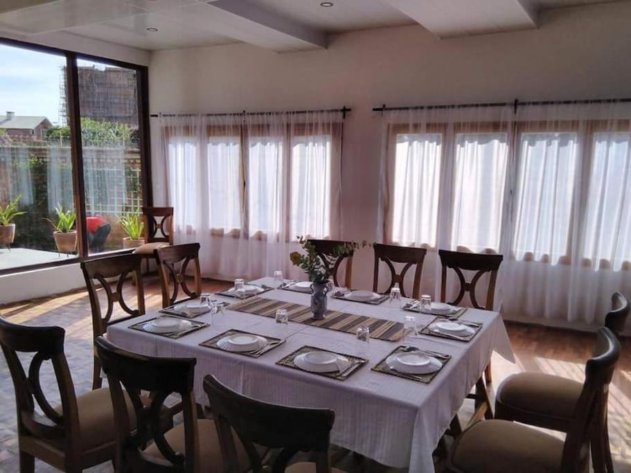 Excellentia 4 bedrooms apartment for 10 guests view 2