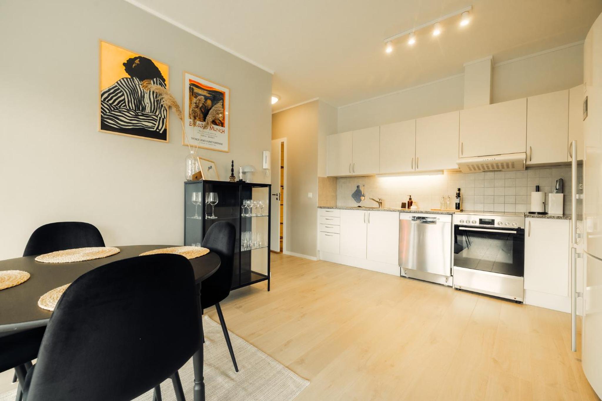 Northstay - Tromsø Harbor Mountain View Apartment view 4
