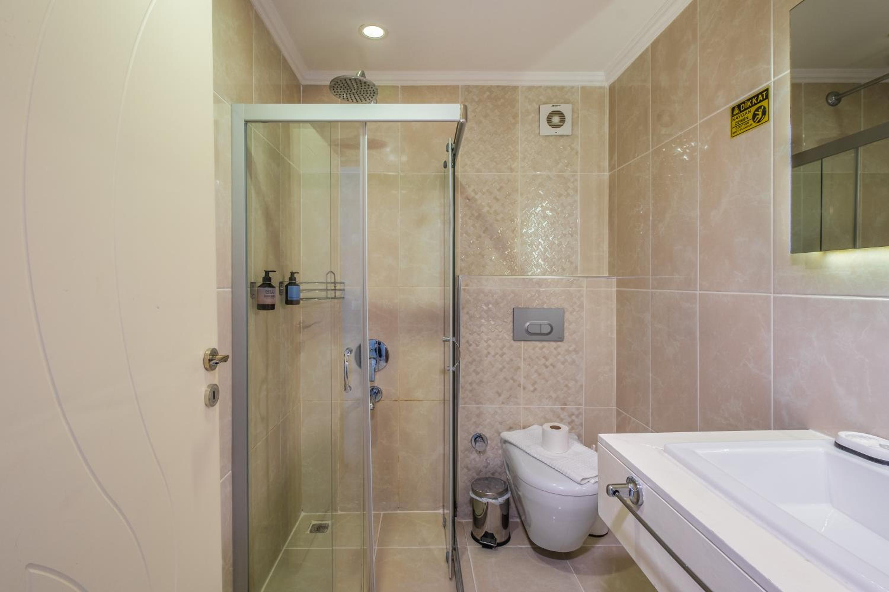 Himm Hotel - Image 42