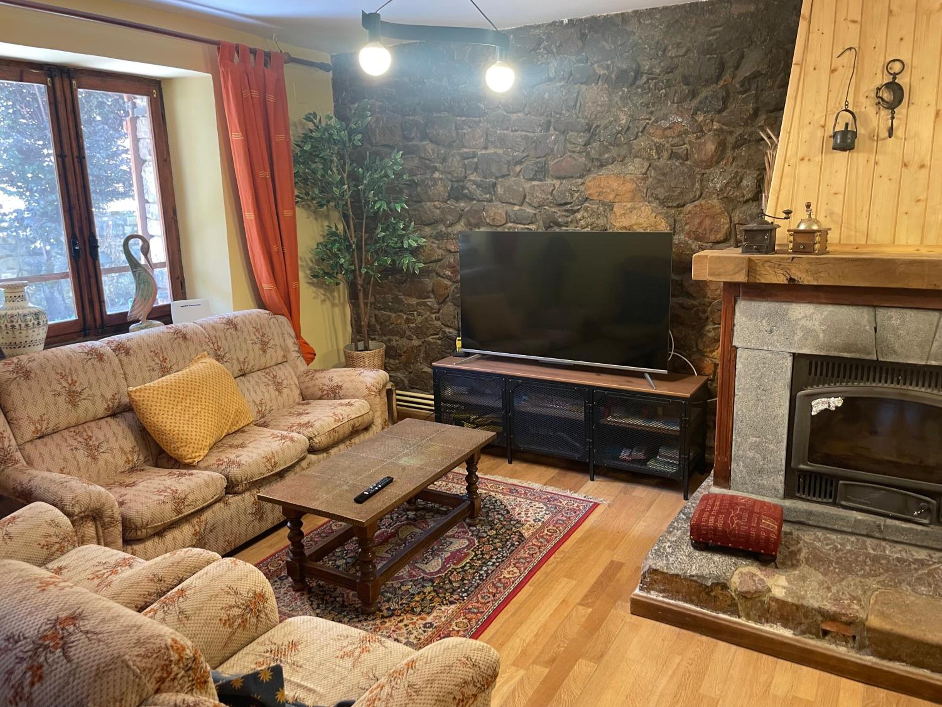 Casa Rural MONTE ROBLO