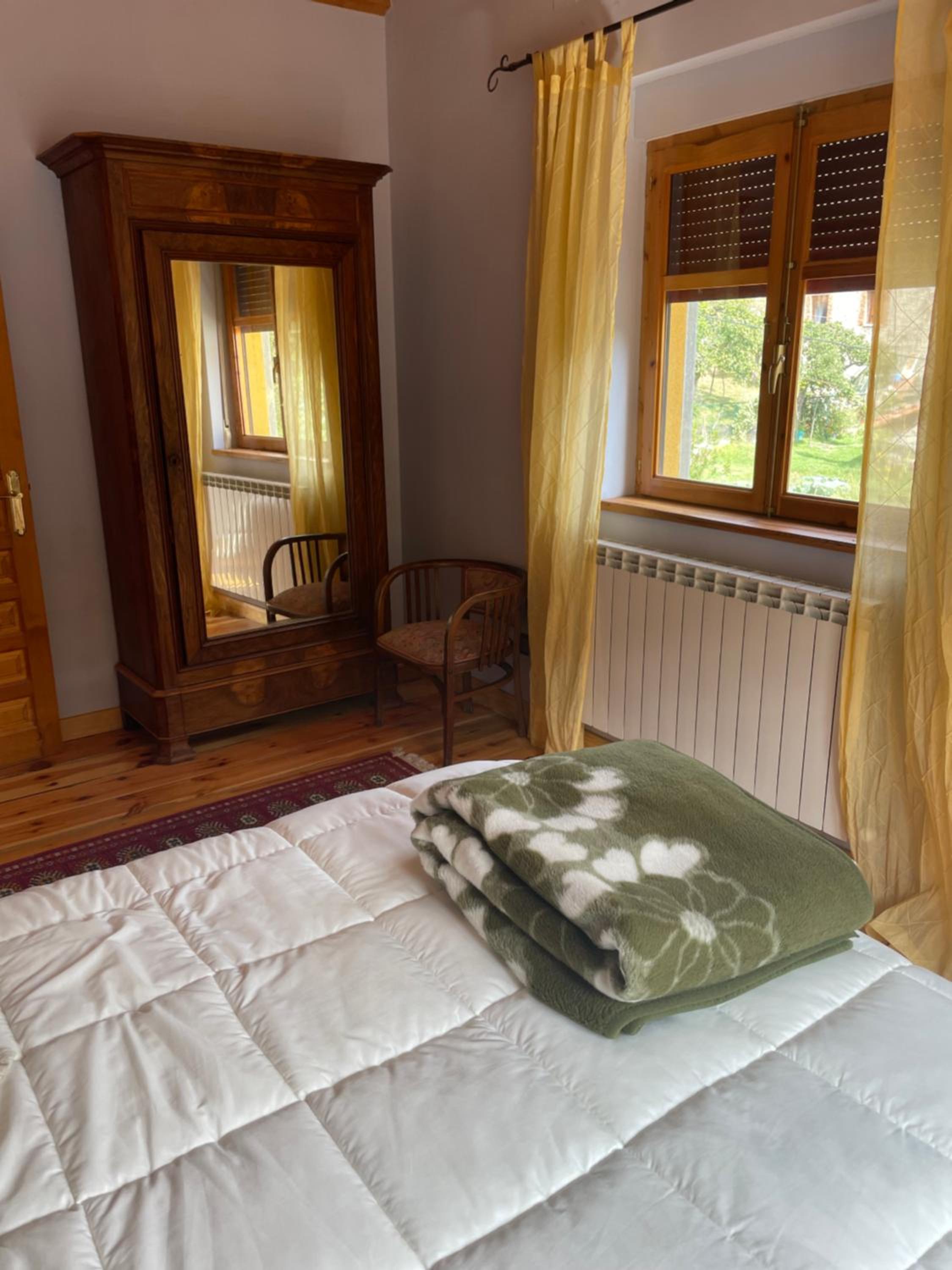 Casa Rural MONTE ROBLO