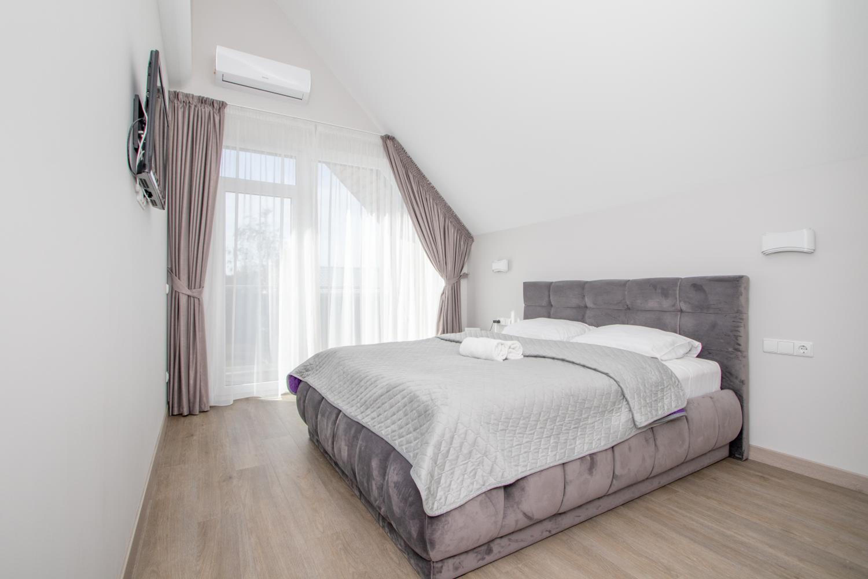 ᴄᴏʜᴏsᴛ I 2Bd Apartment With Private Terrace view 5