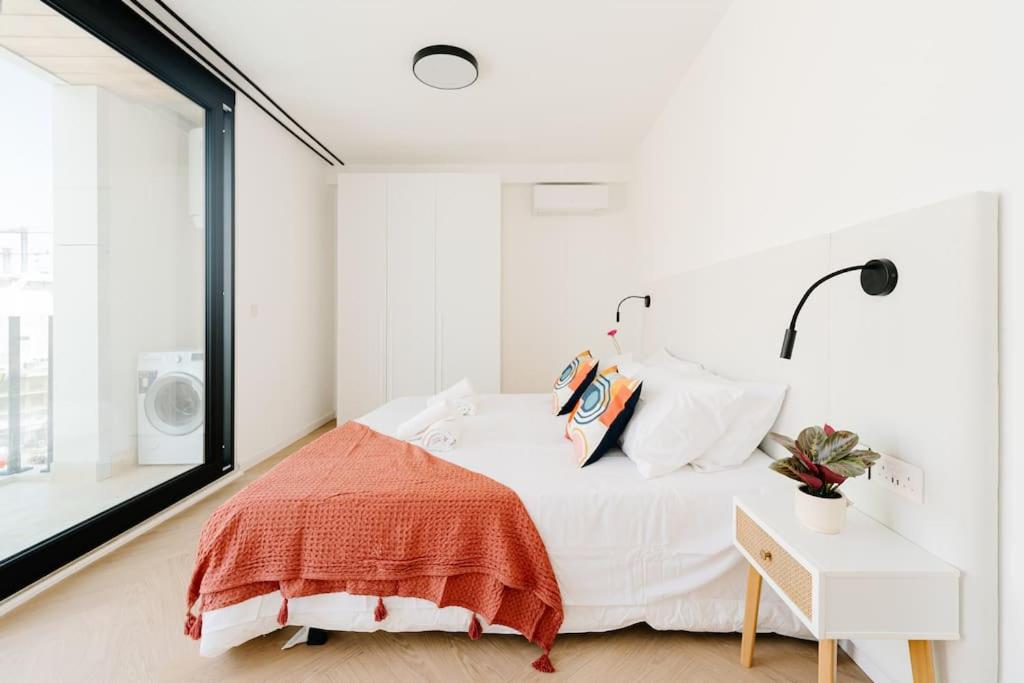 Sliema Main Street Luxury Suites 13 with shared Rooftop pool & BBQ view 3