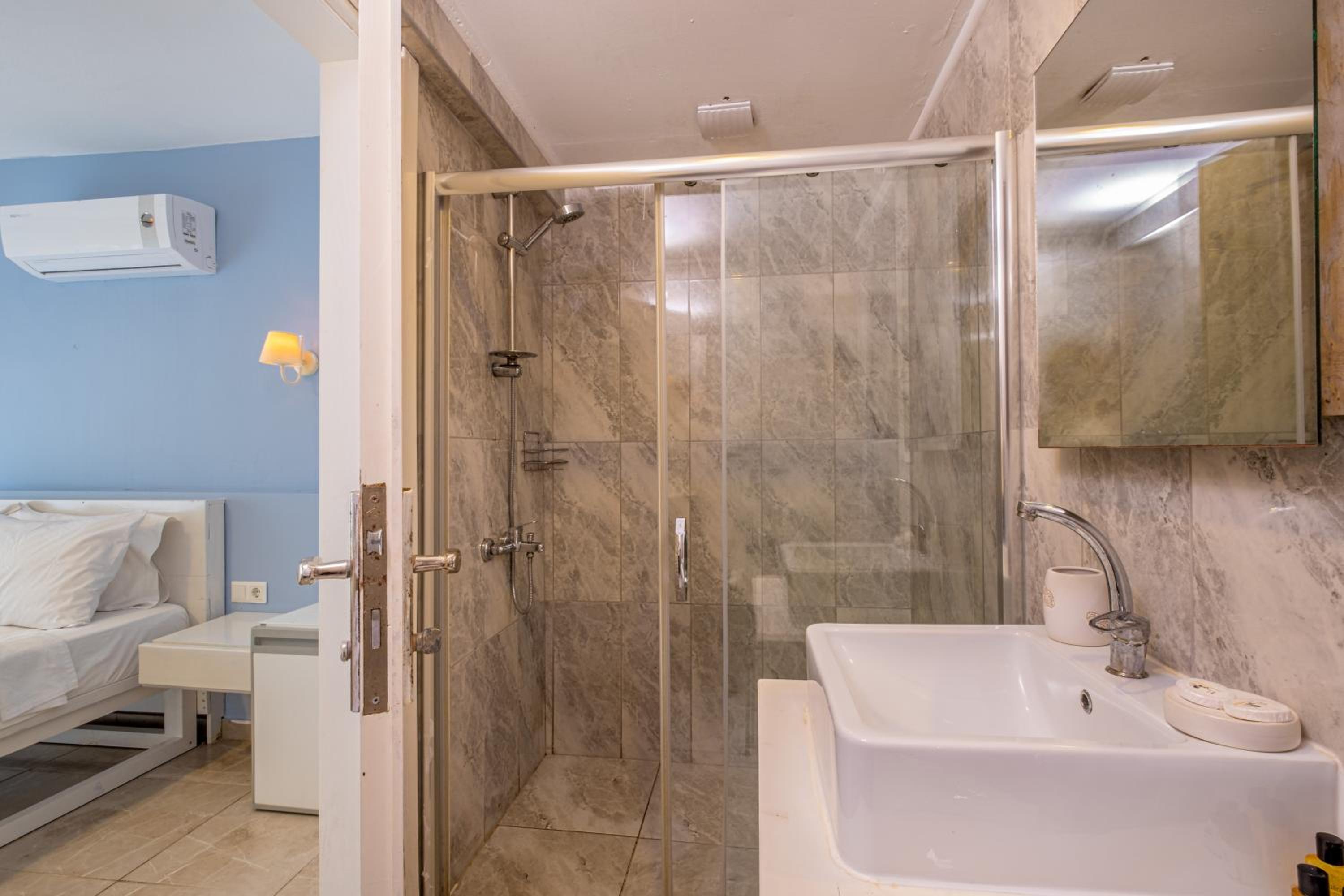 Himm Hotel - Image 9