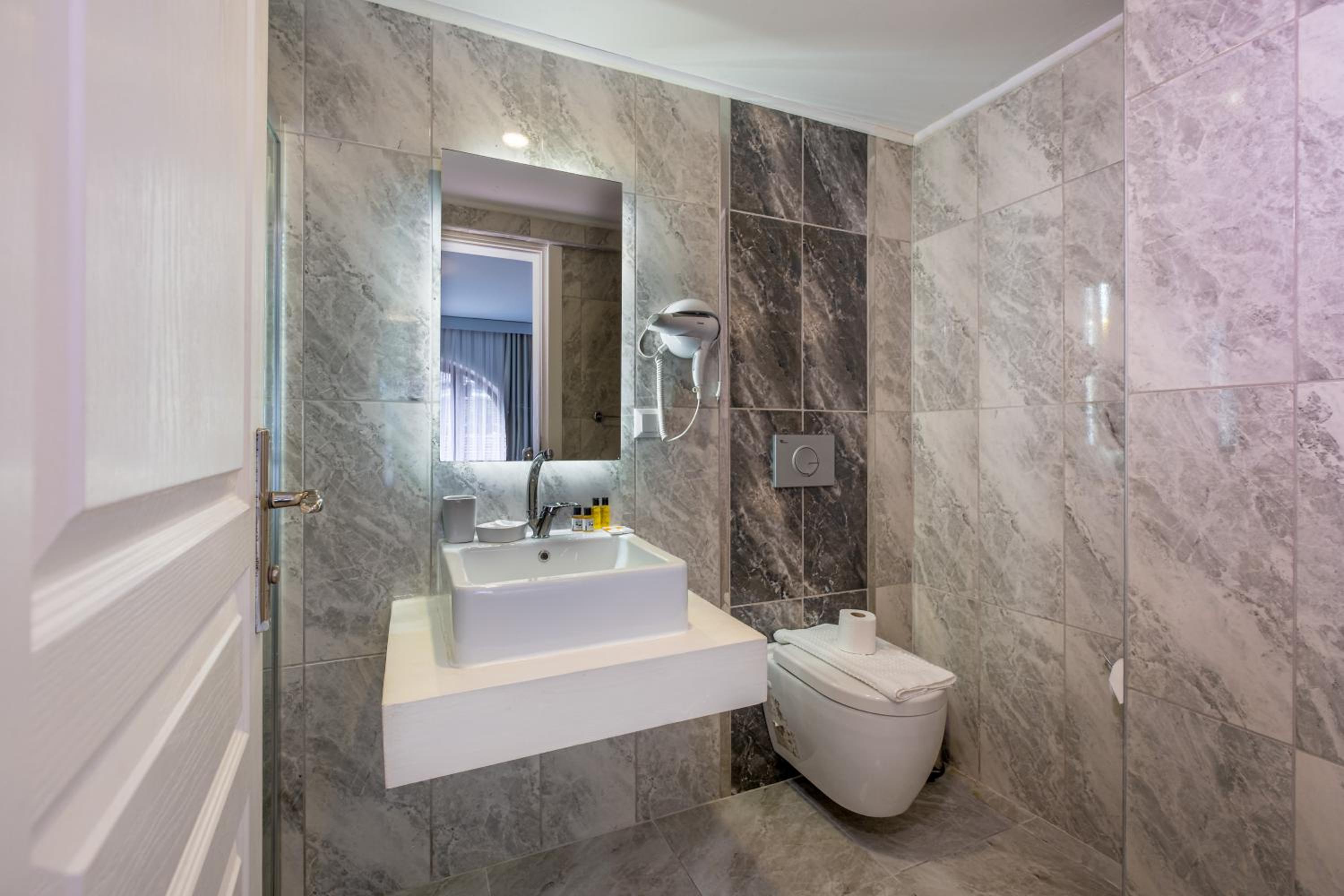 Himm Hotel - Image 14