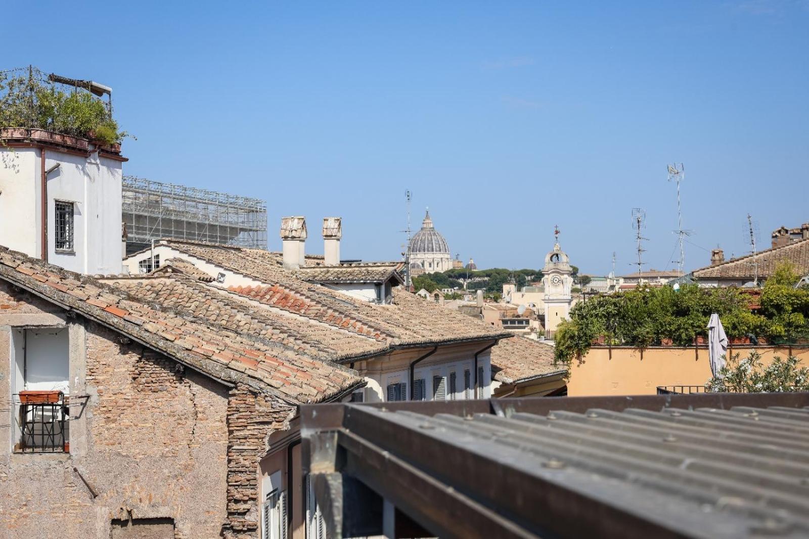 Navona,Campo de fiori roof top house
