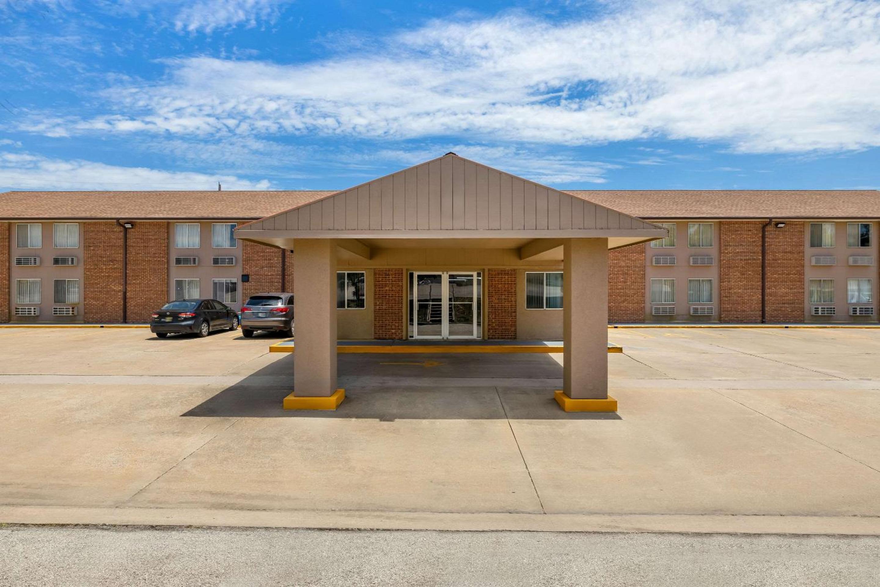 Emporia Vacations - Econo Lodge - Property Image 26