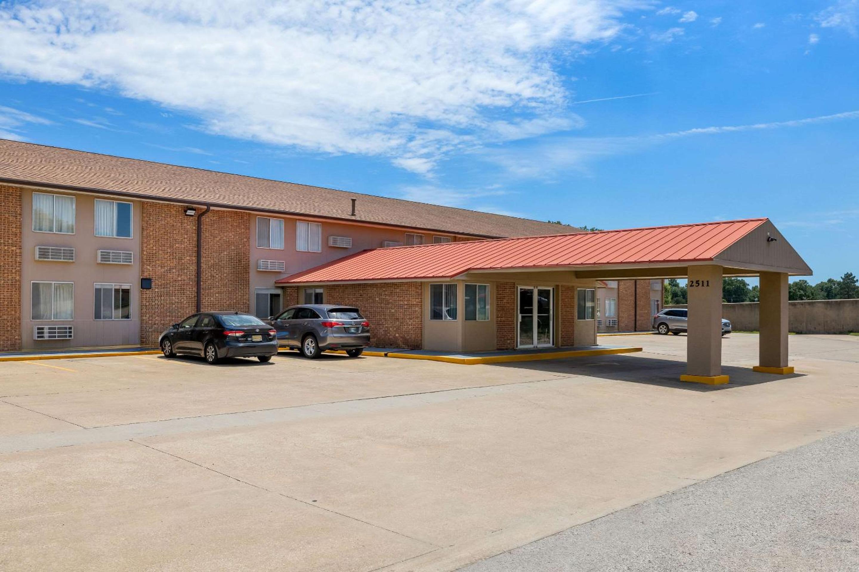 Emporia Vacations - Econo Lodge - Property Image 18