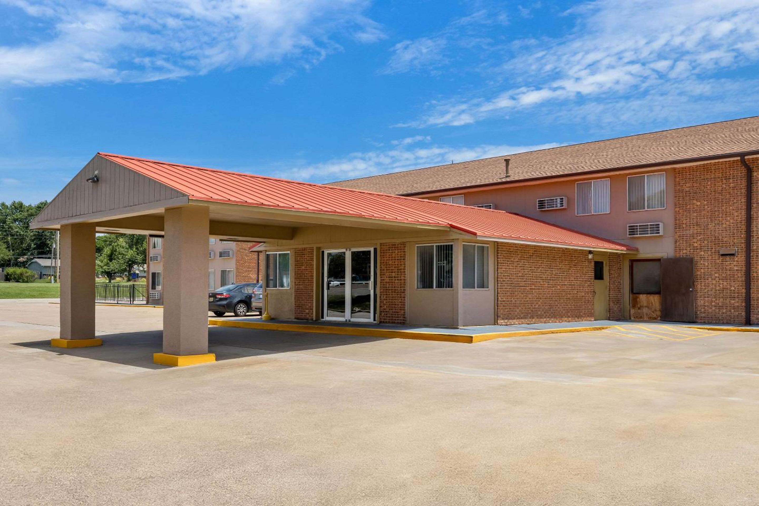 Emporia Vacations - Econo Lodge - Property Image 27