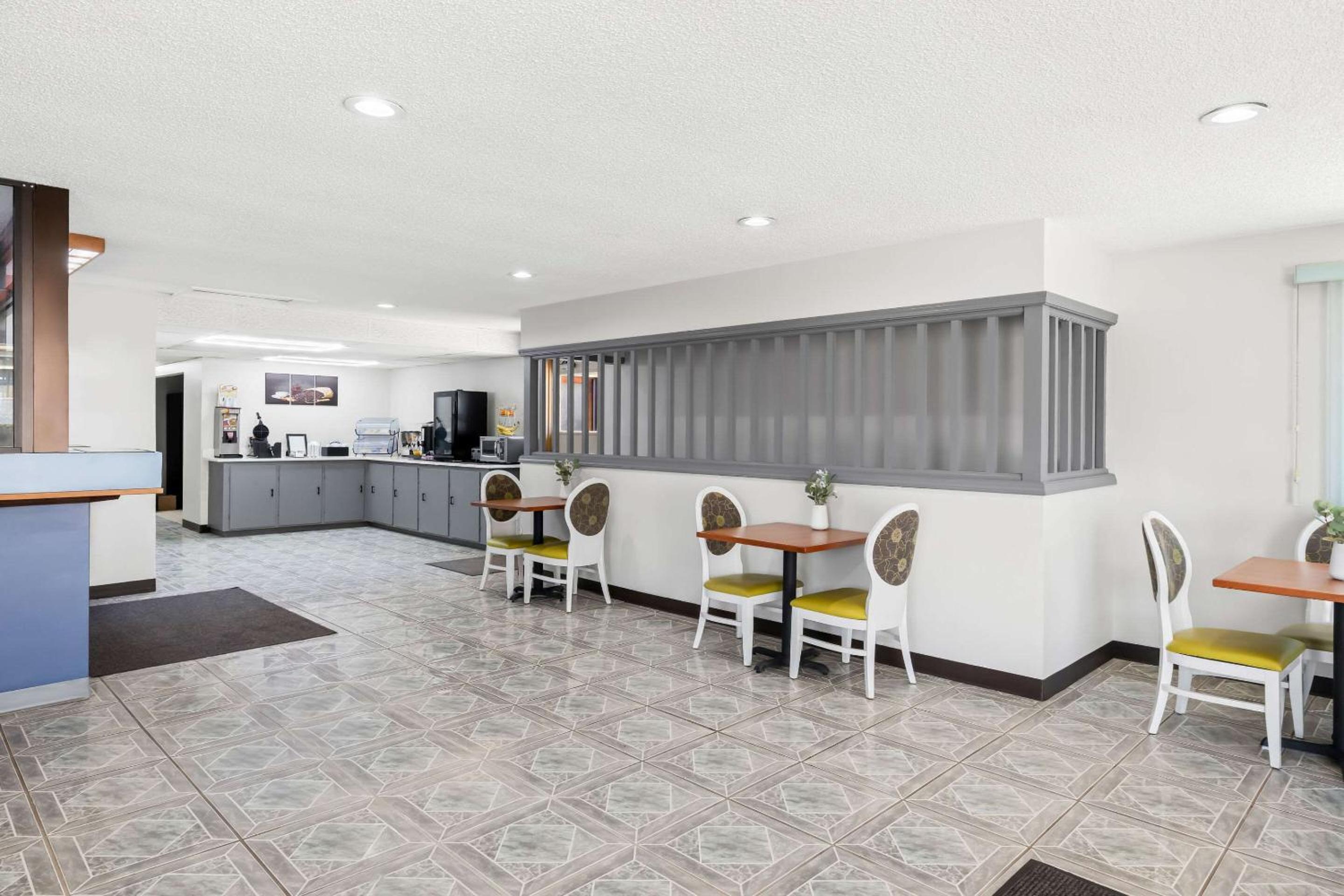 Emporia Vacations - Econo Lodge - Property Image 32