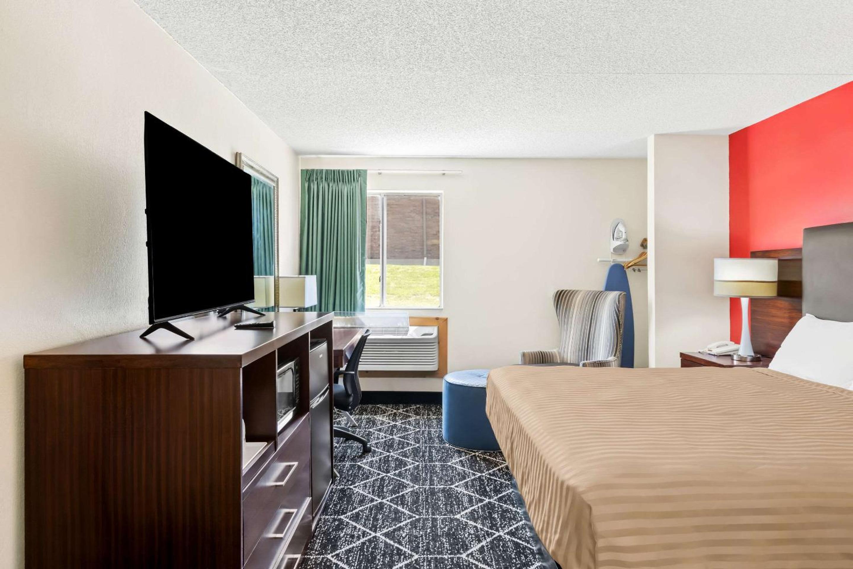 Emporia Vacations - Econo Lodge - Property Image 46