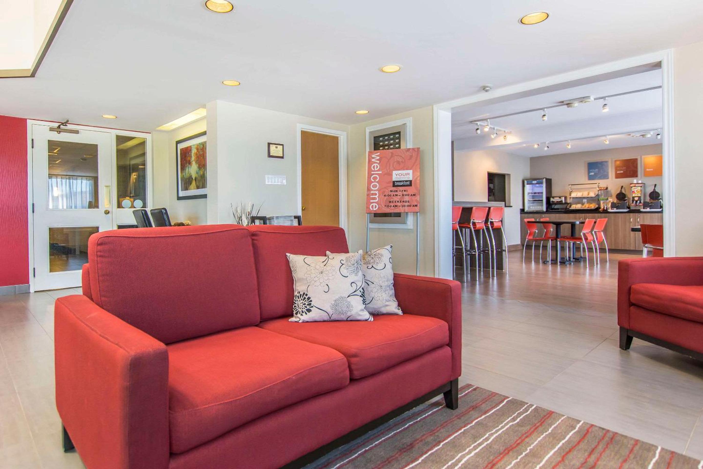 Comfort Inn - Image 4