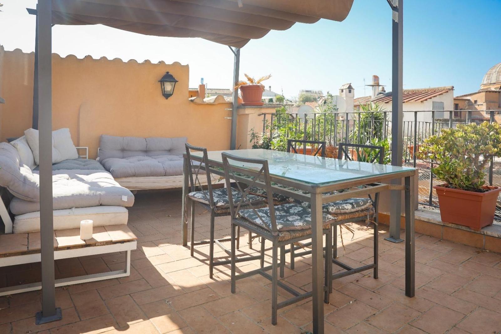 Navona,Campo de fiori roof top house