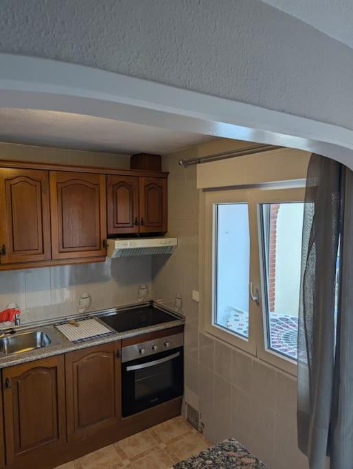 Lovely 3 bed house on complex view 5