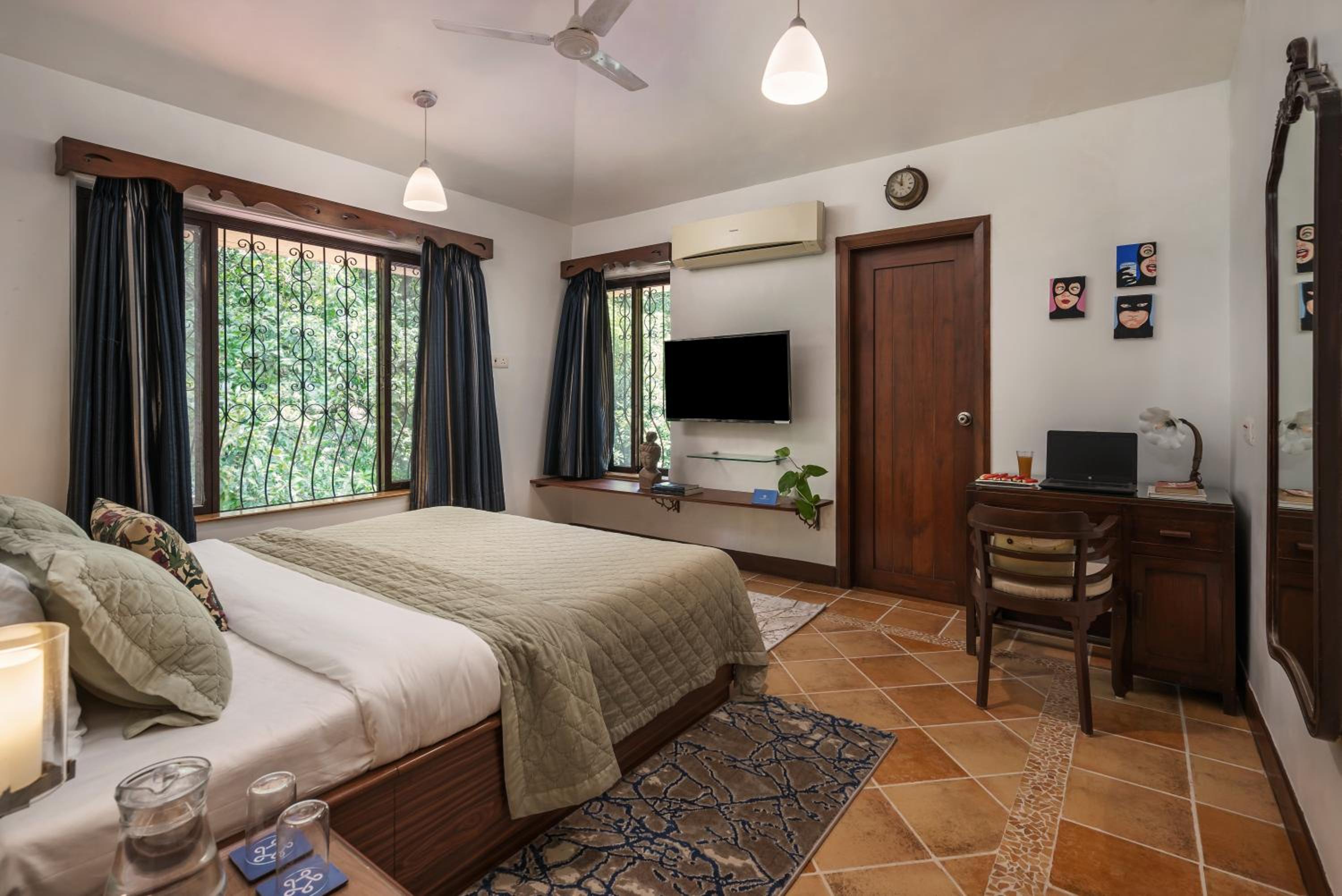 hotel room
