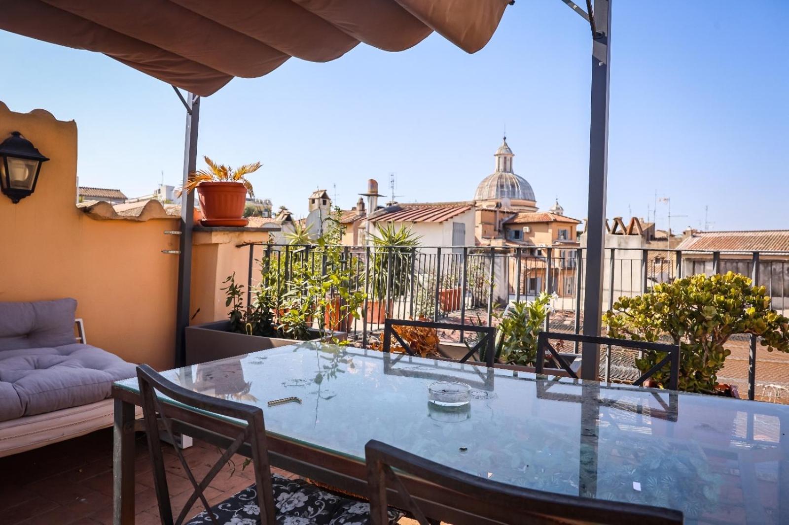 Navona,Campo de fiori roof top house