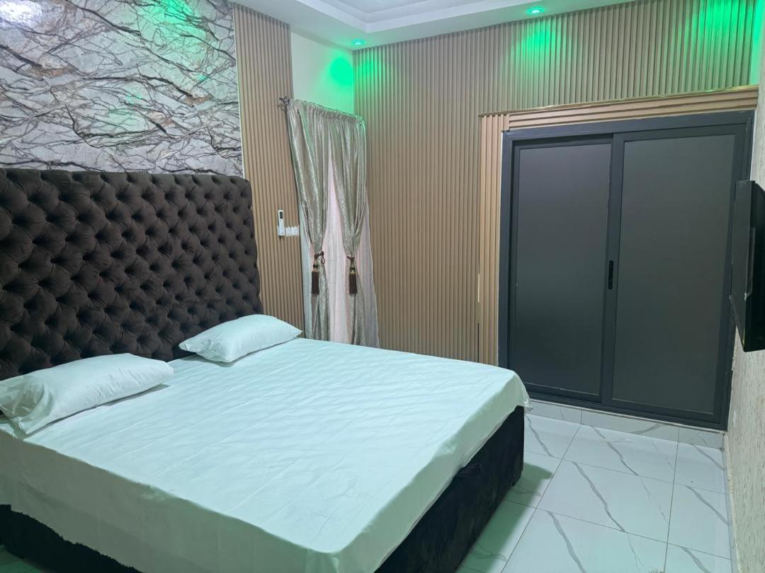 GuestCity Appartement meublé croisement Malicounda Route de Saly 10MN PLAGE view 2