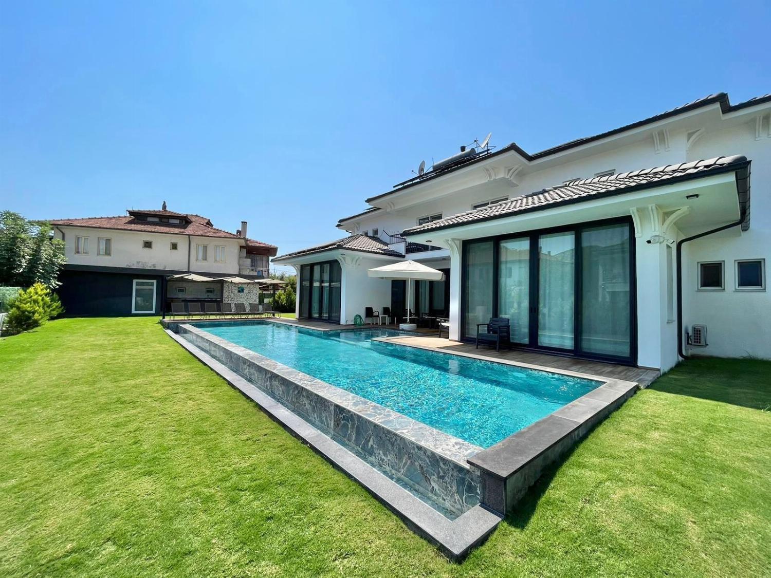 Villa White Cloud view 2