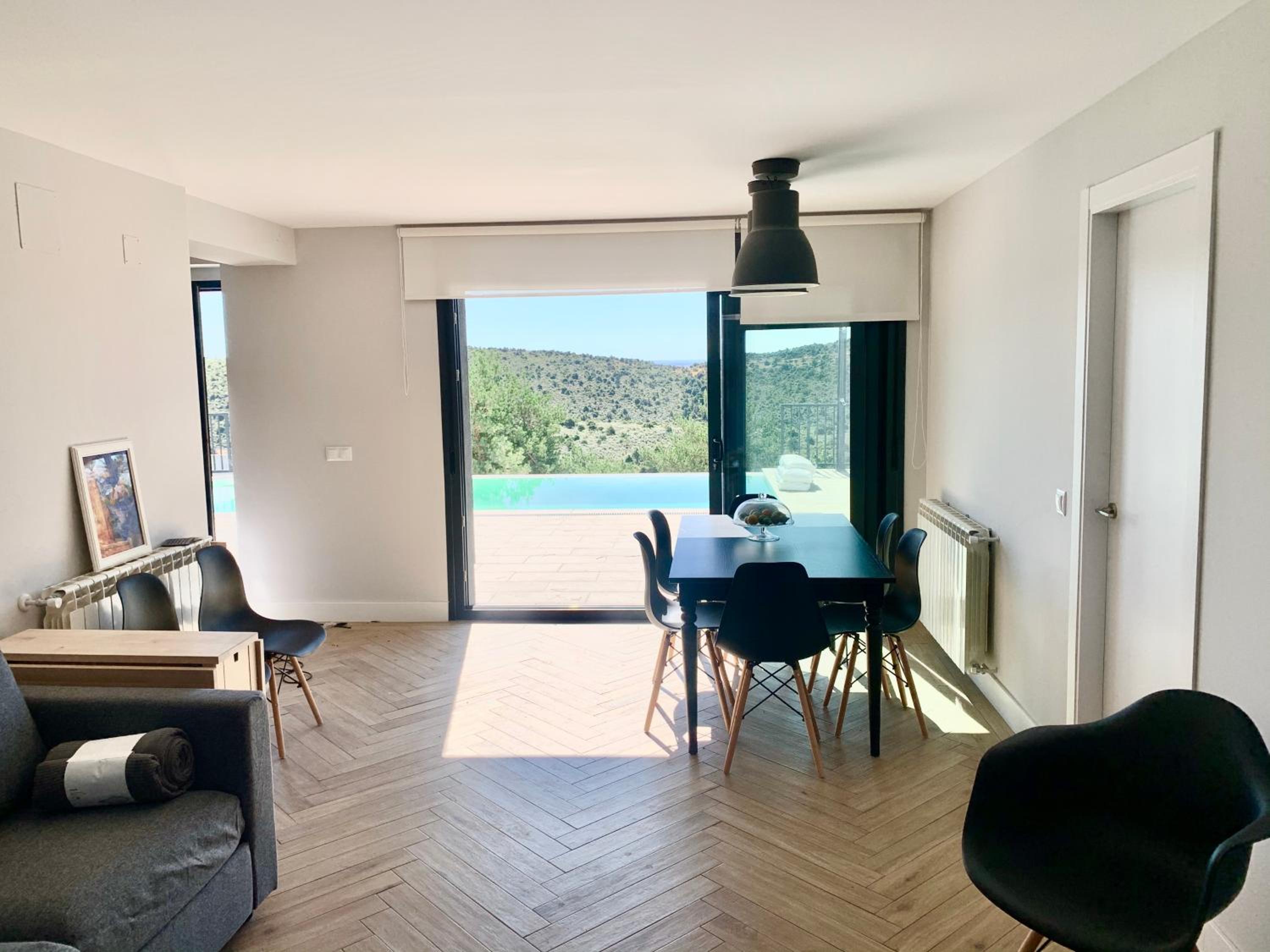 Chalet a estrenar, espectaculares vistas a la montaña