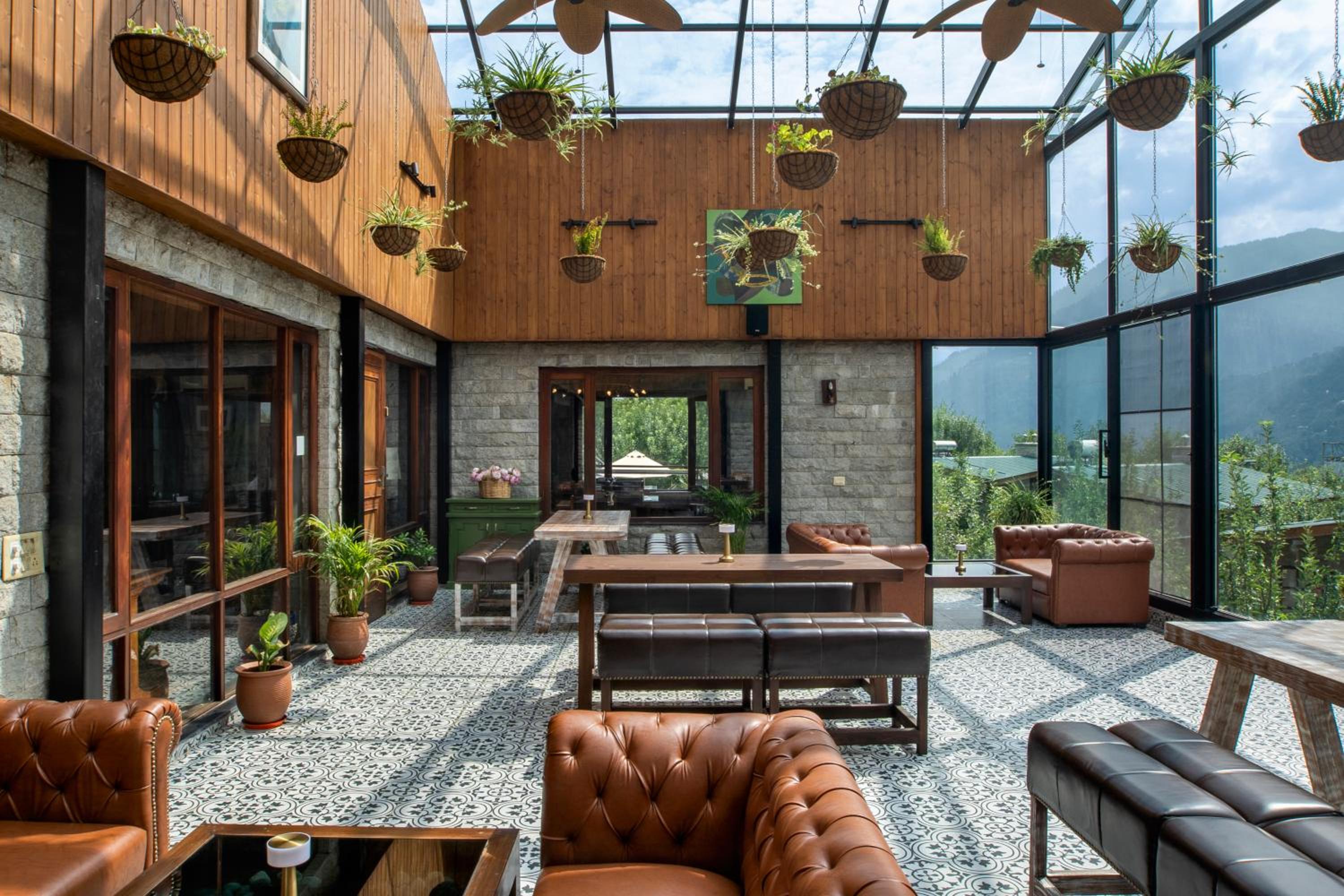 Larisa Resort Manali