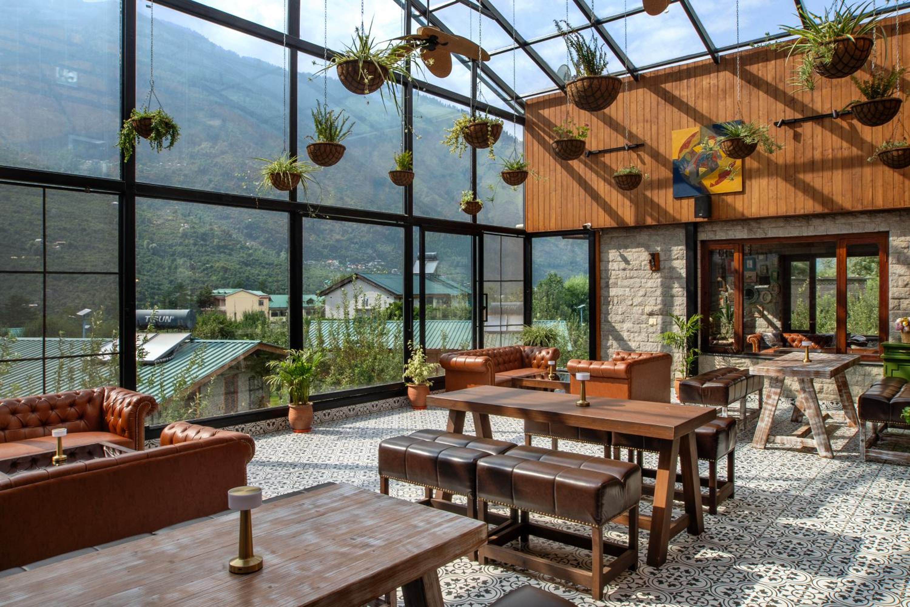 Larisa Resort Manali