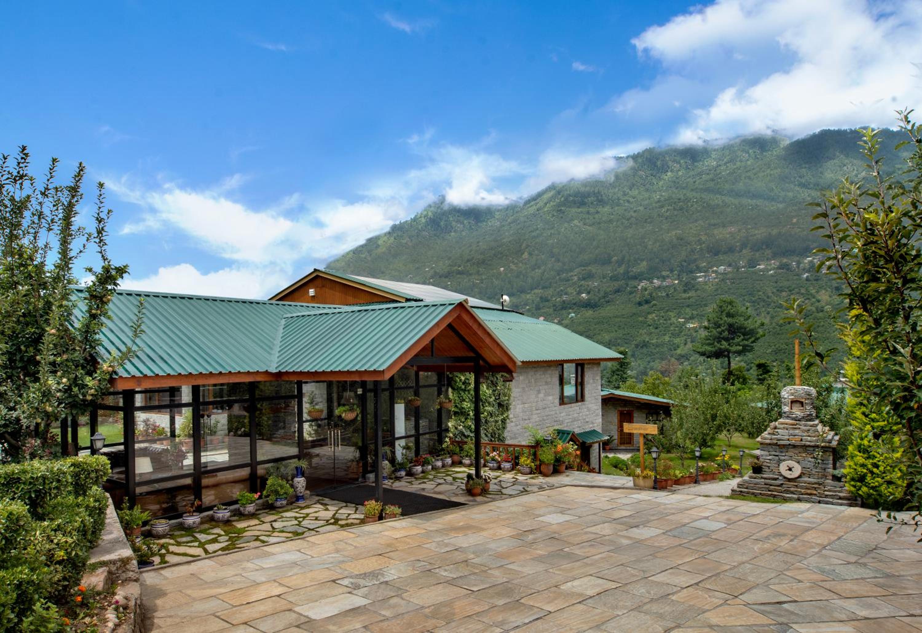 Larisa Resort Manali