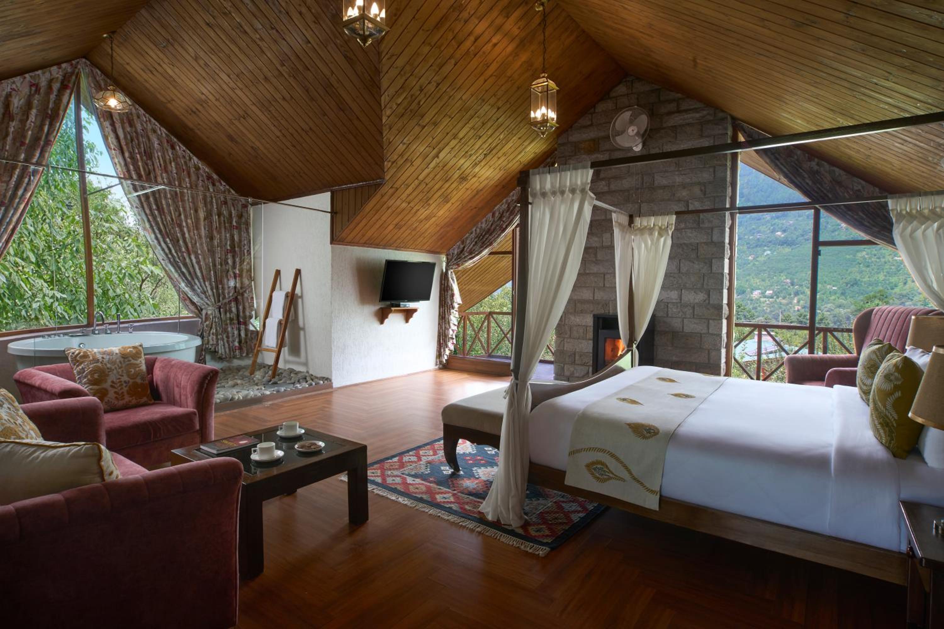 Larisa Resort Manali