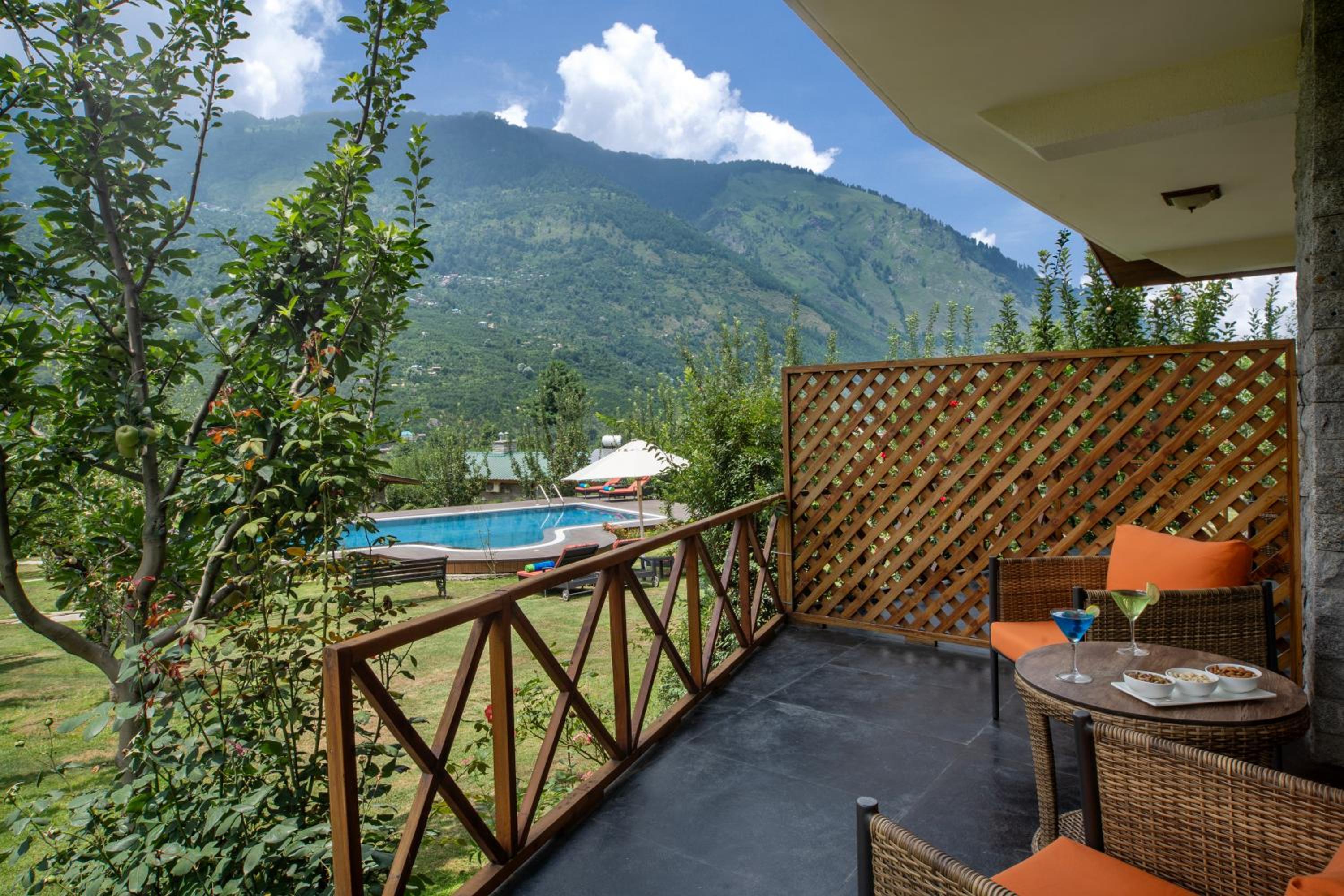 Larisa Resort Manali