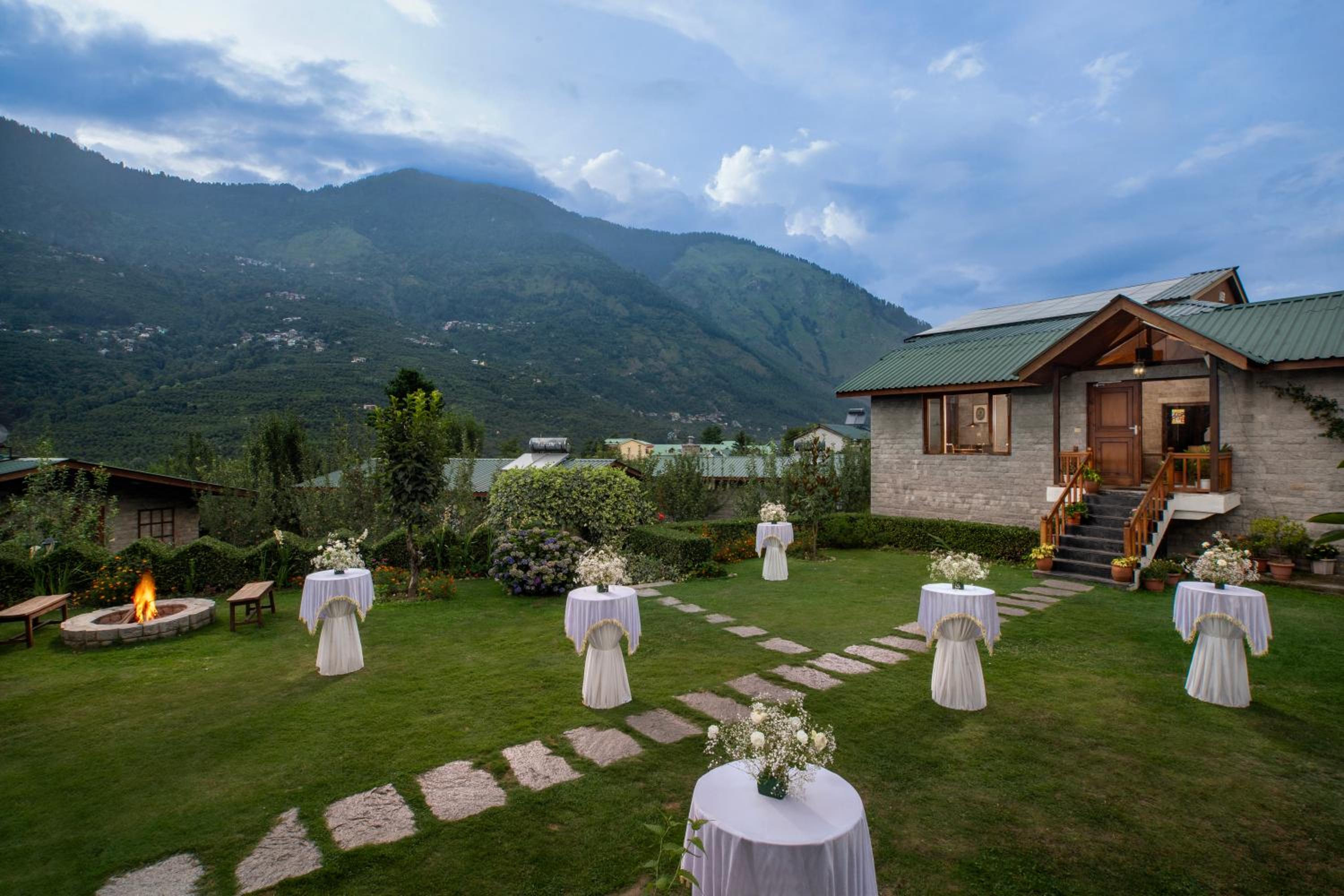 Larisa Resort Manali
