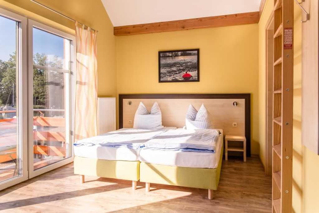 Ferienwohnung mit Seeblick - Fischerhafen Plauer See - Property Image 23