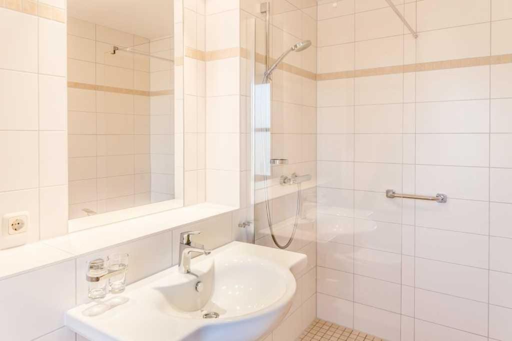 Ferienwohnung mit Seeblick - Fischerhafen Plauer See - Property Image 24