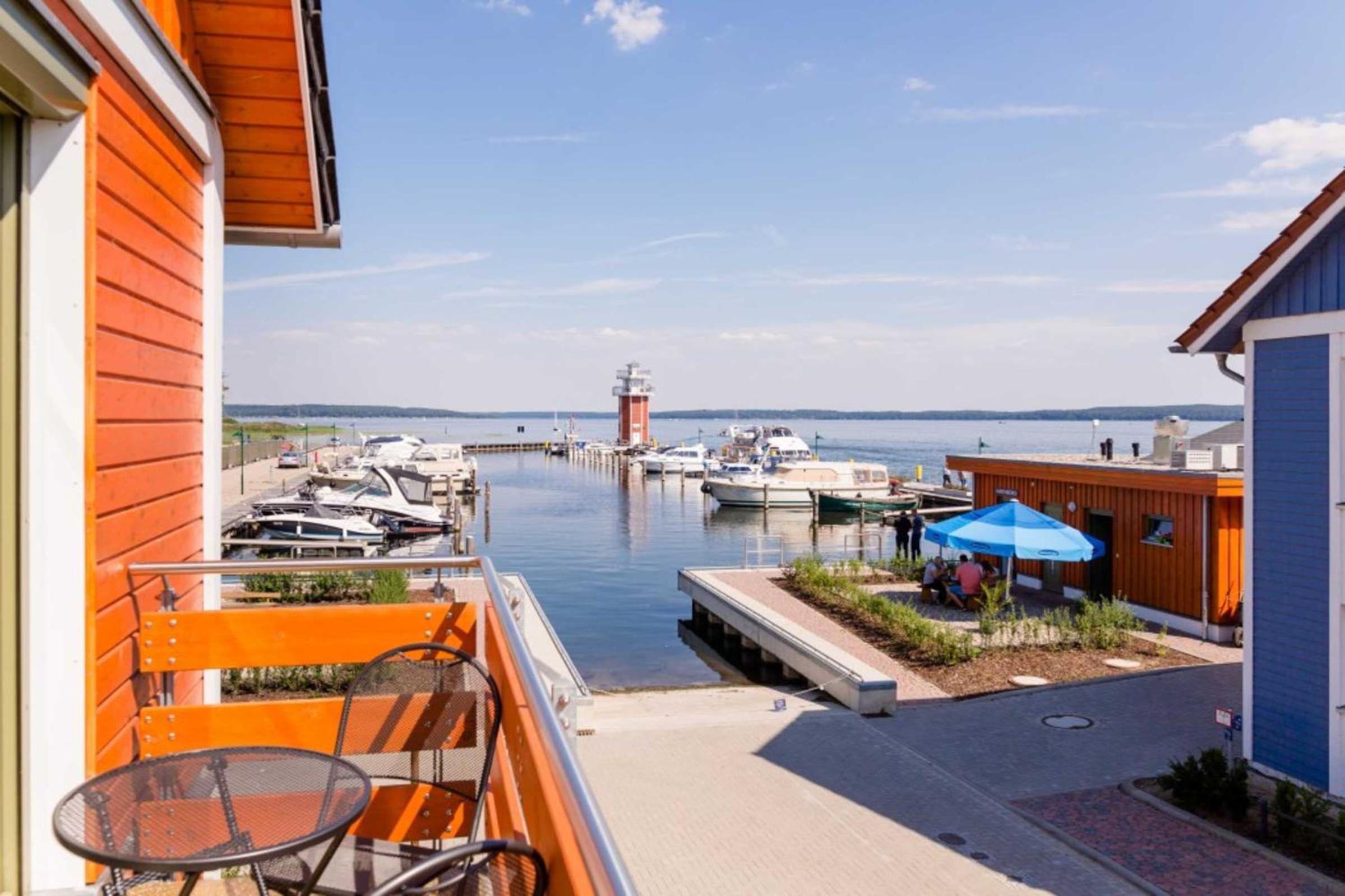 Ferienwohnung mit Seeblick - Fischerhafen Plauer See - Property Image 3