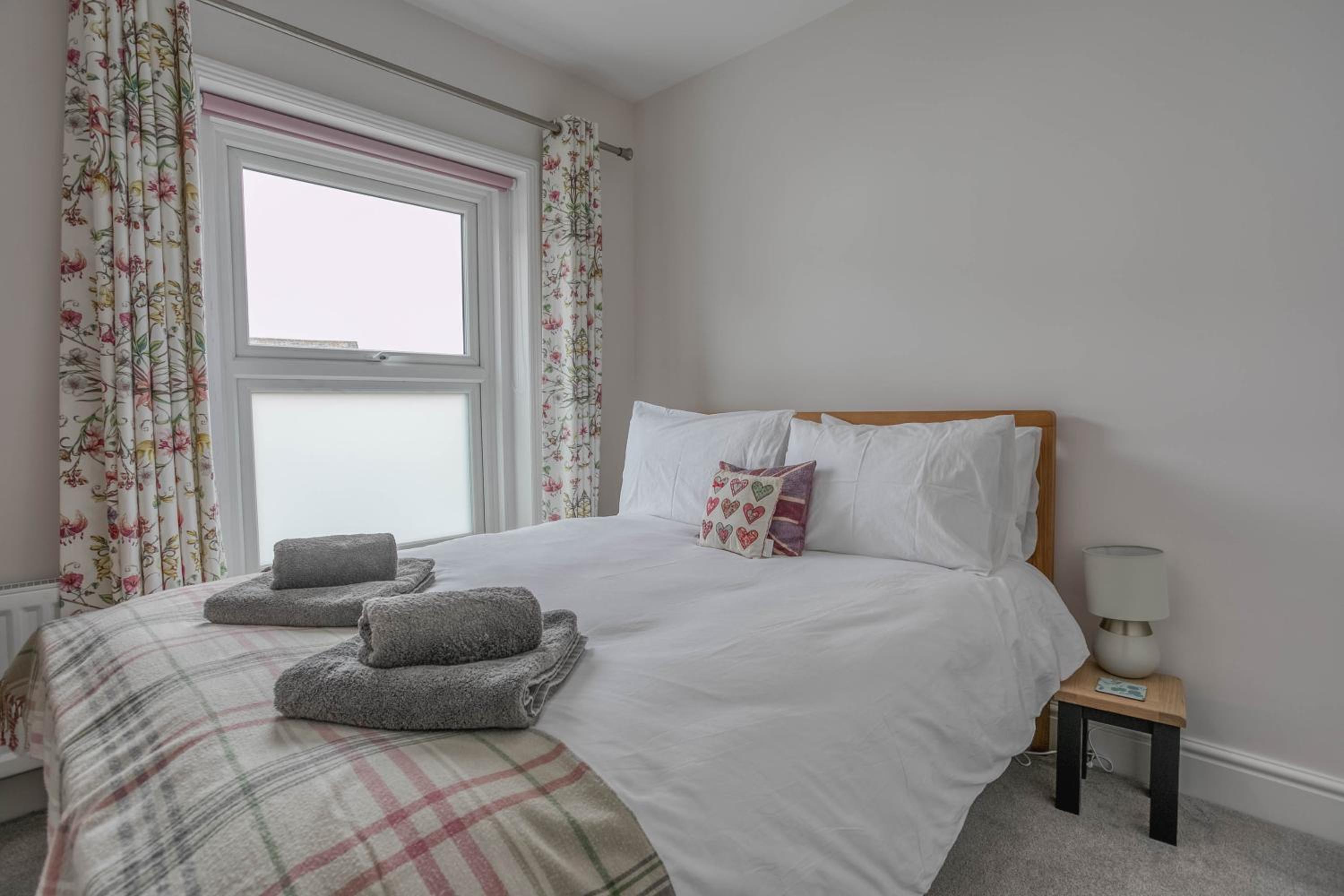 May Cottage - Boutique Coastal Property. Crabpot Cottages Sheringham view 3