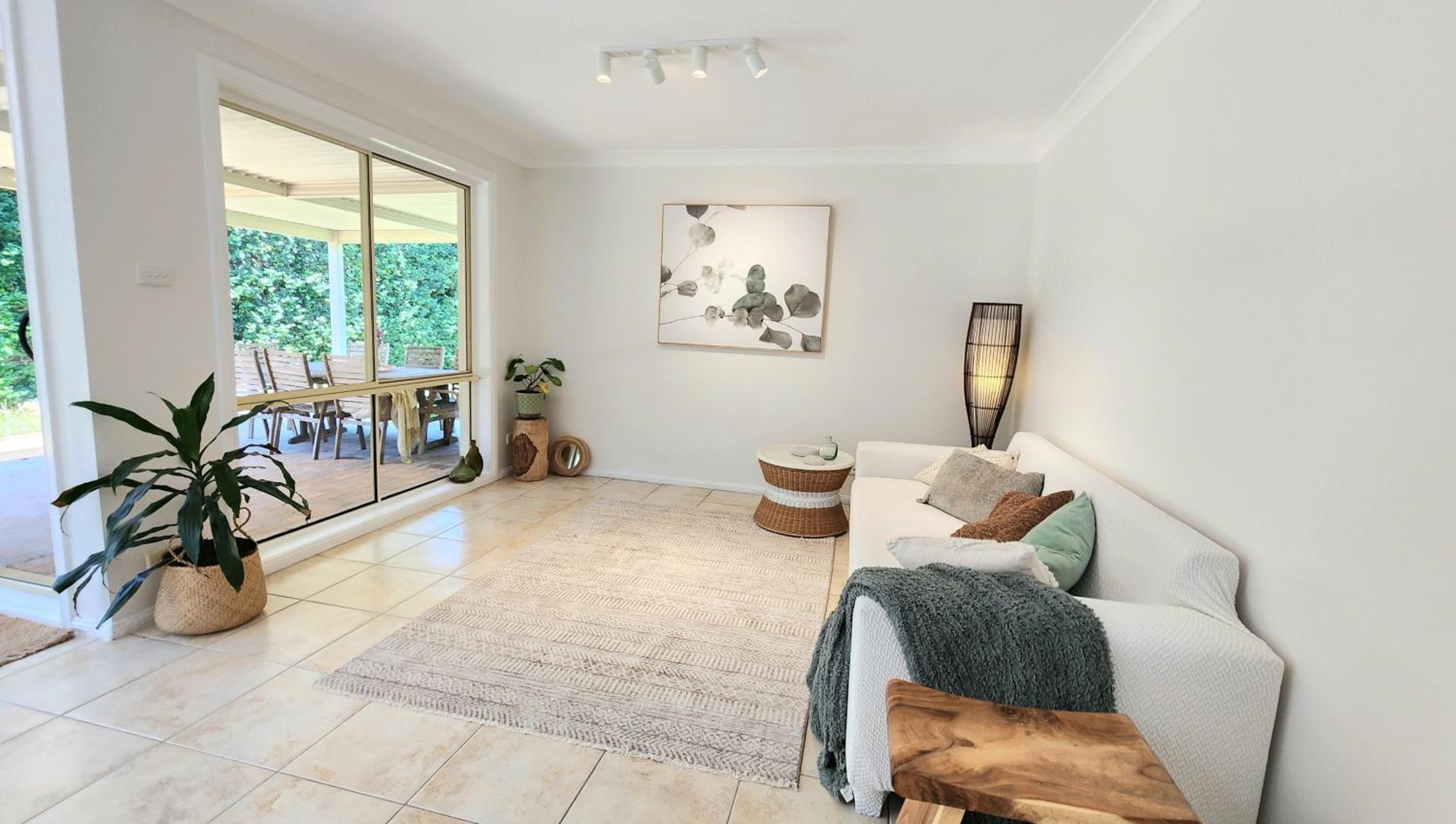 Modern spacious 5-bedroom home in Northern Beaches