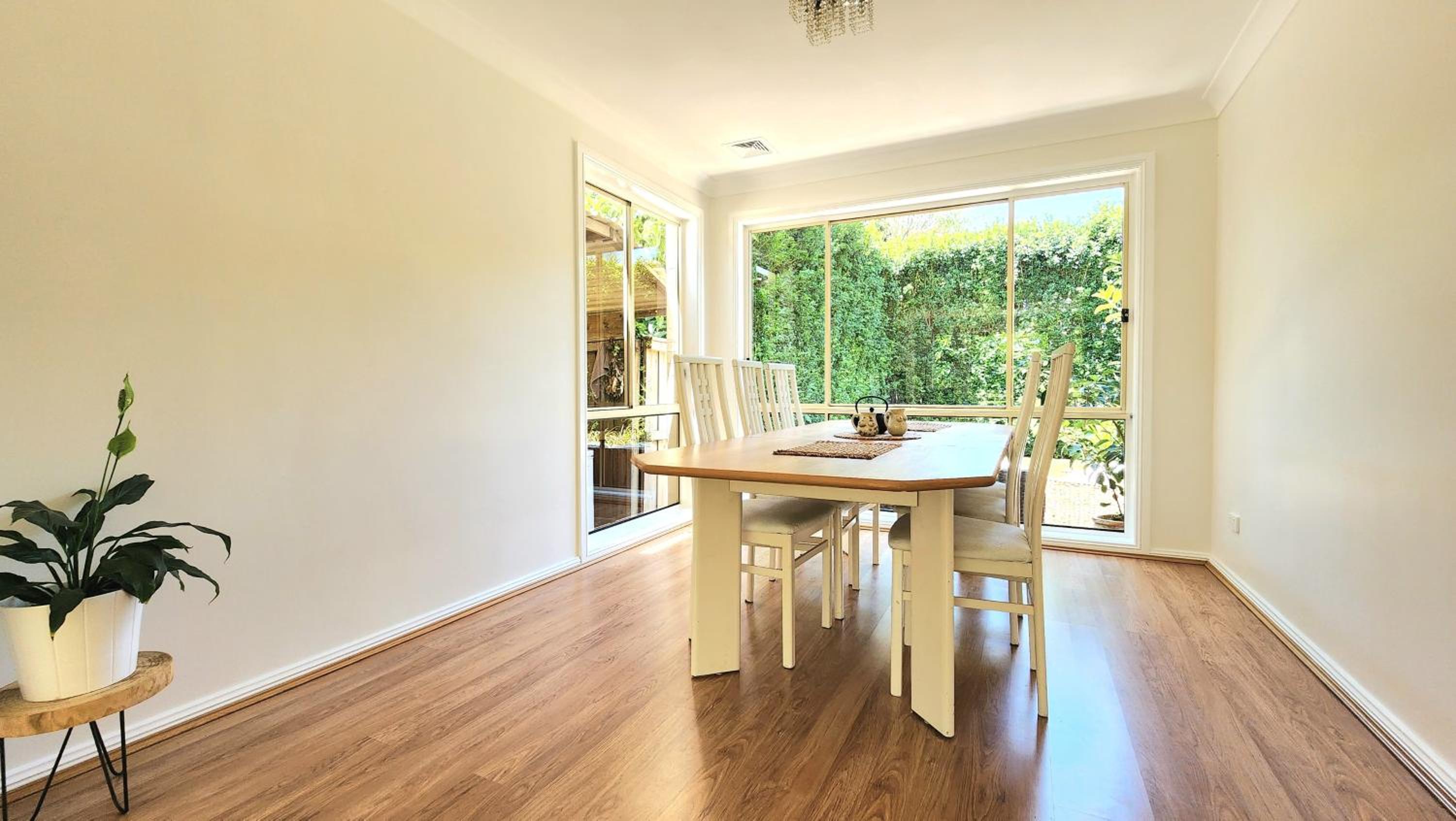 Modern spacious 5-bedroom home in Northern Beaches