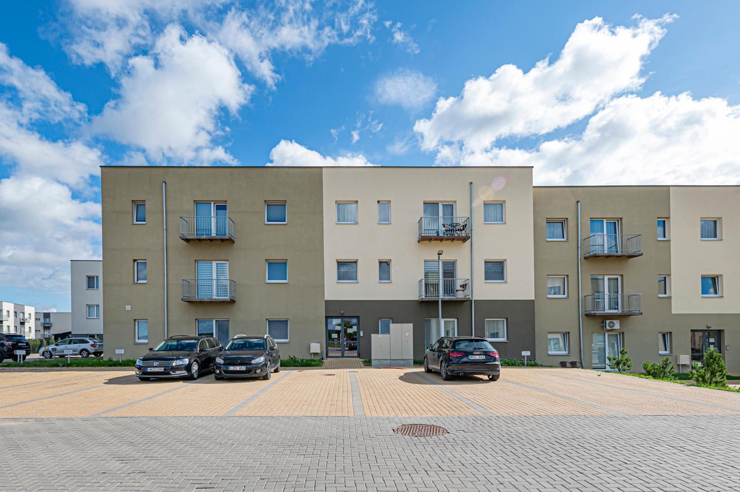 Charming 1 BD Apartment by Domvia view 4