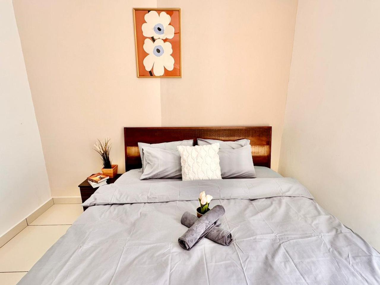 Mosaic Residence Mid Valley South Key BY R9 Homestay