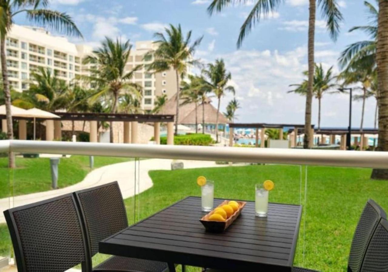 Enjoy the white sand resort beach in a 1BD vacation condo onsite infinity pool, spa, and mini golf