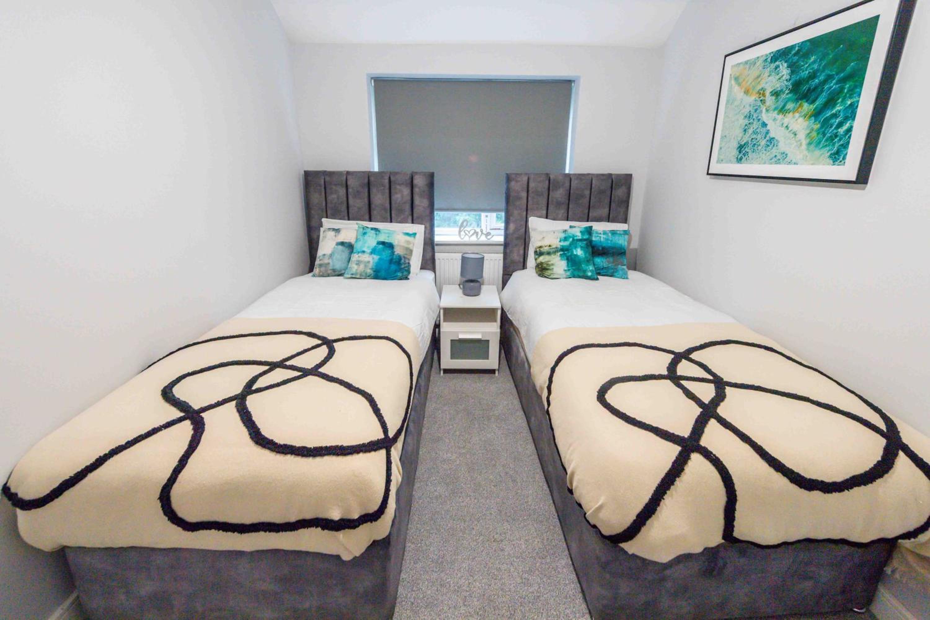 Beautiful, Peaceful, 5 Bedroom home with Hot Tub! view 3