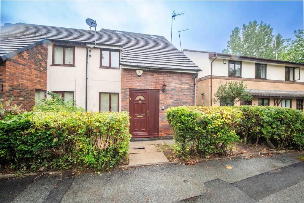 Hotel Beautiful, Peaceful, 5 Bedroom Home With Hot Tub!