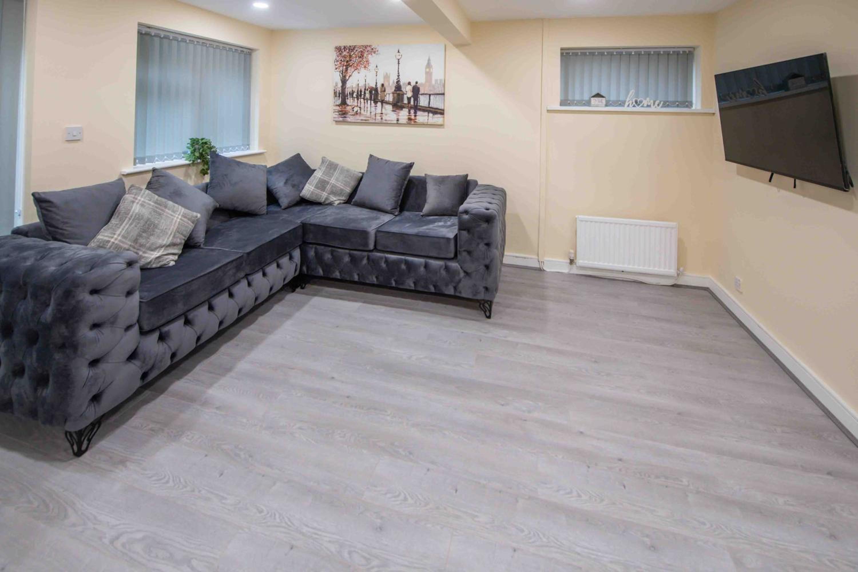 Beautiful, Peaceful, 5 Bedroom home with Hot Tub! view 5