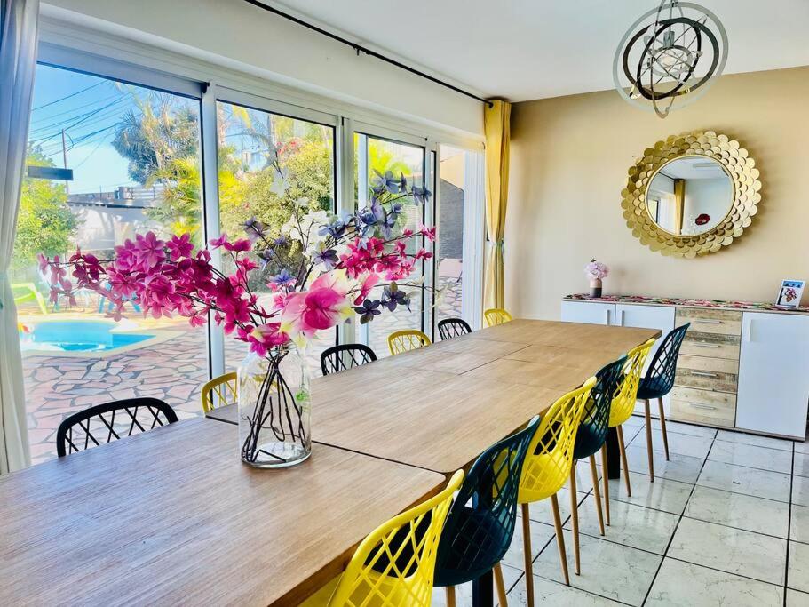 Grande maison pour 20 personnes, avec 8 chambres, piscine, billard et BBQ view 3