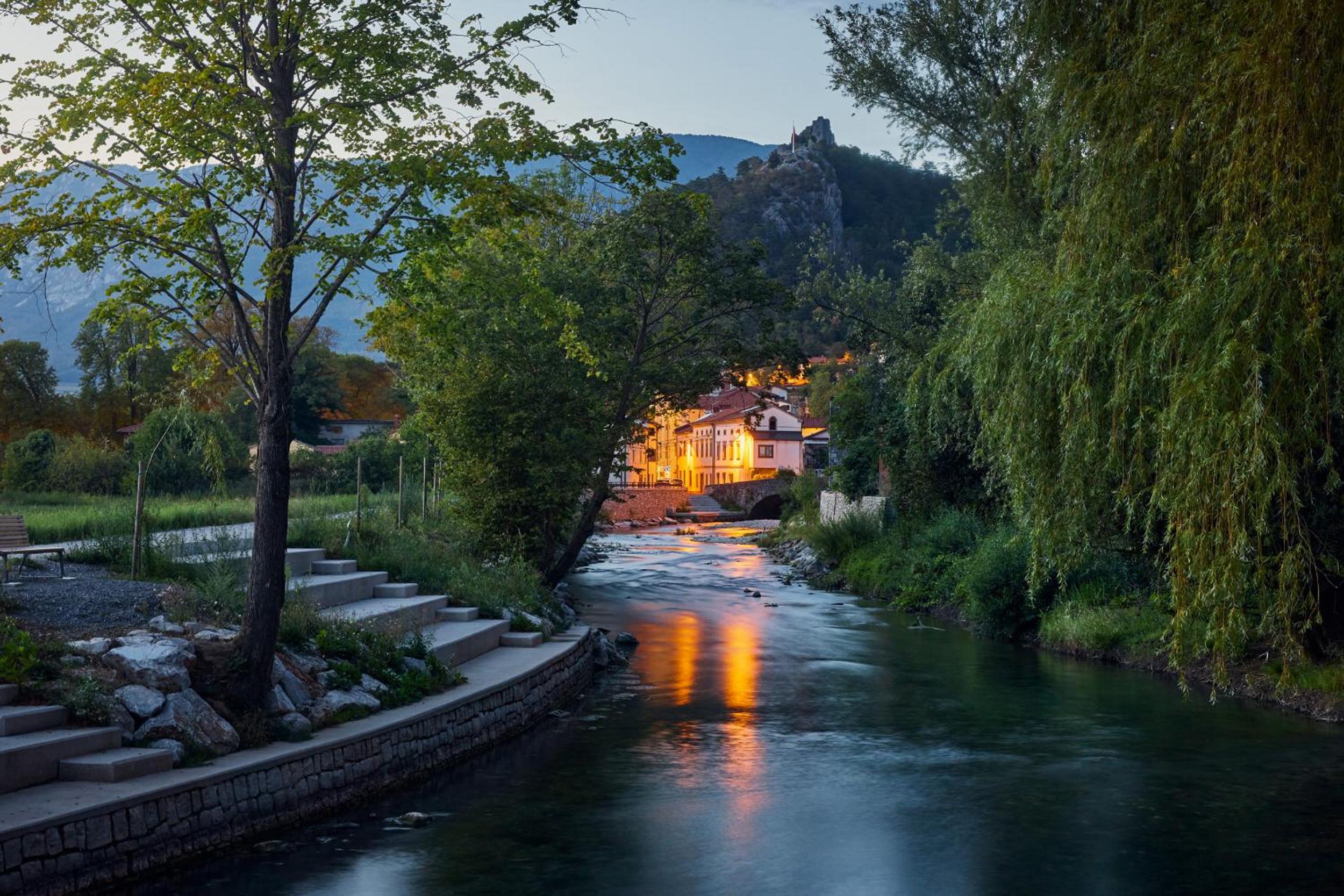 VIPAVA river house