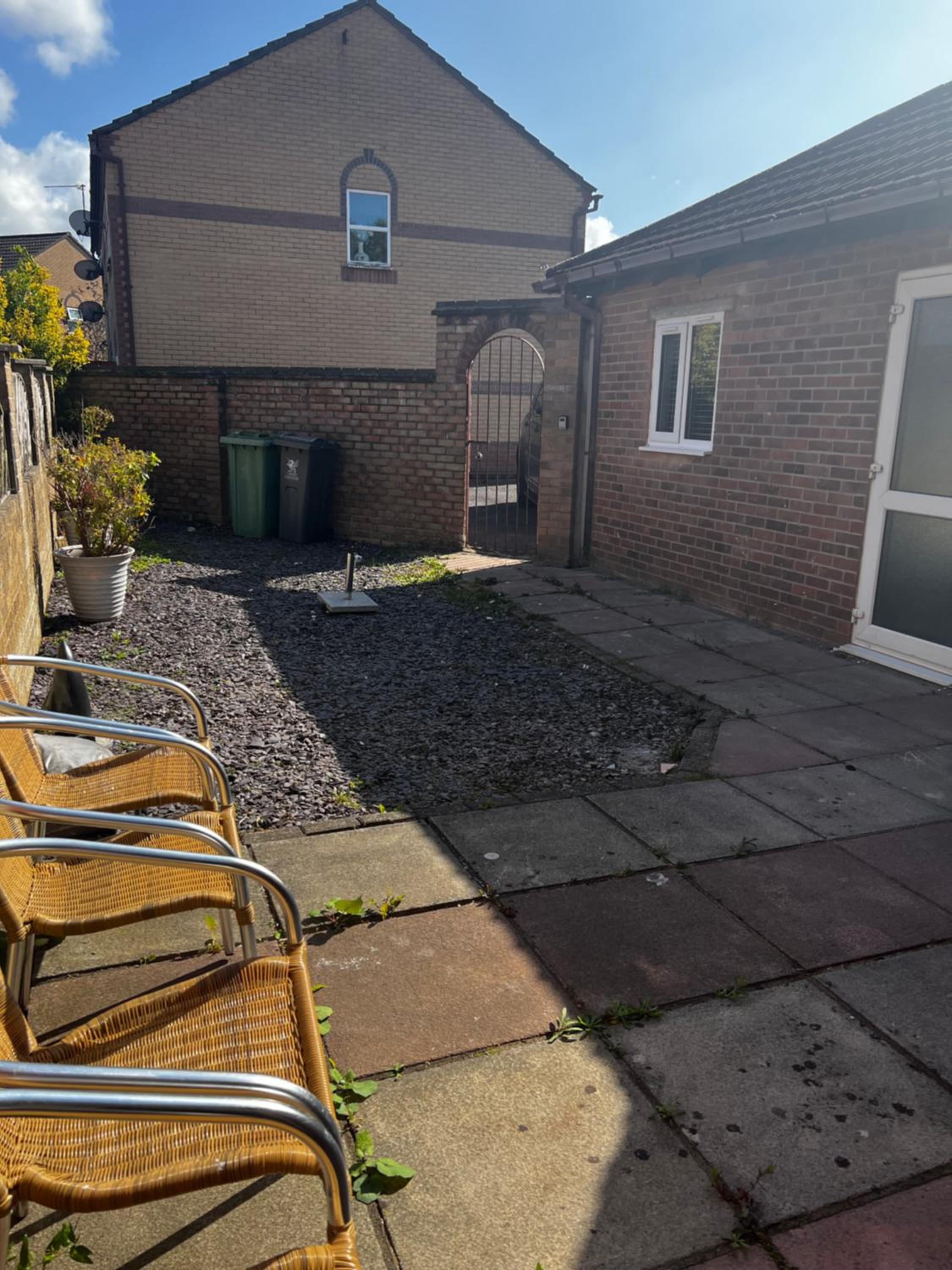 Irene Suite I Cozy 2BRM Bungalow I Sleeps 6 I Close to Principality Stadium I Cardiff Castle I Wales Millennium Centre I WiFi I Parking and Easy Access to  view 4